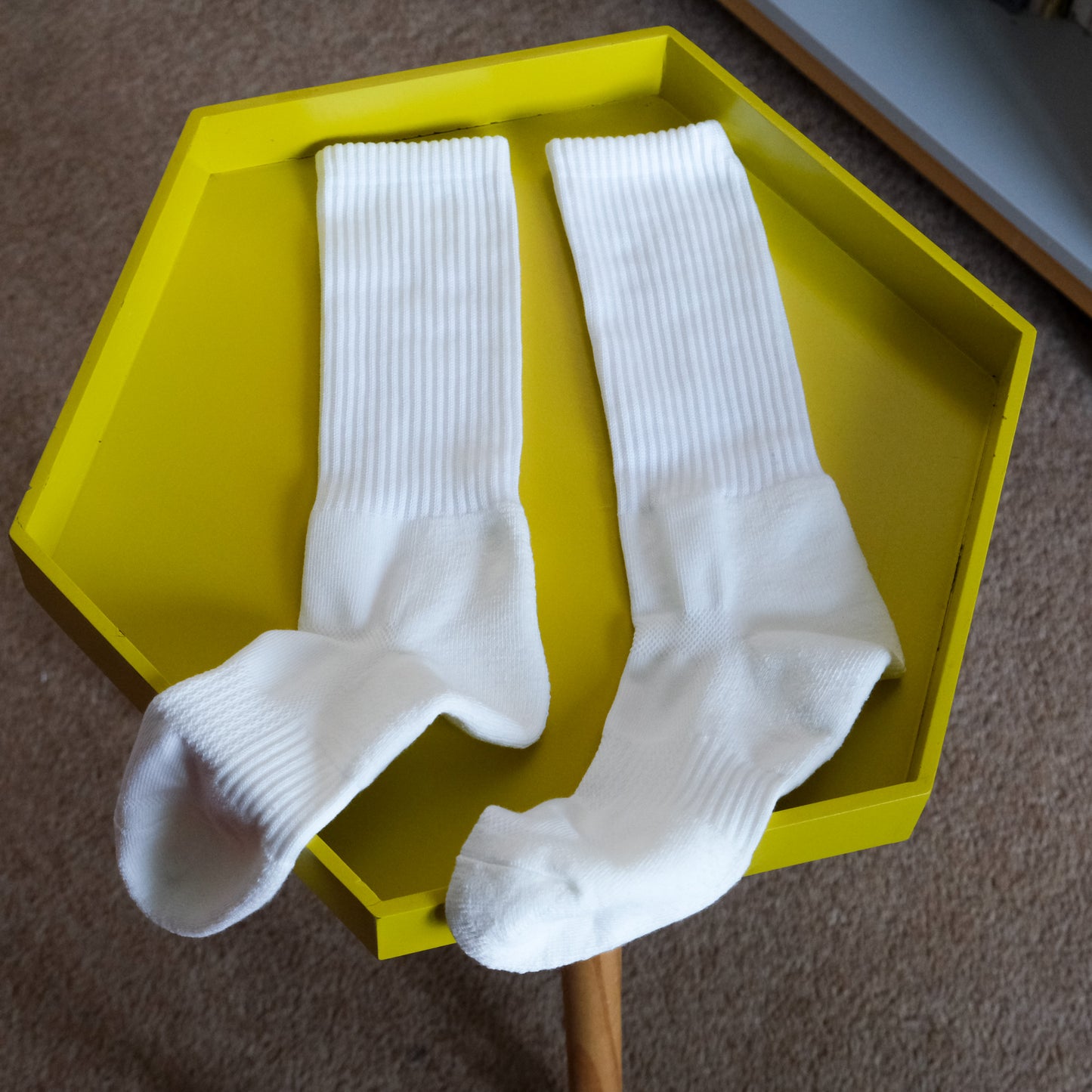 Plain Off-White Crew Socks